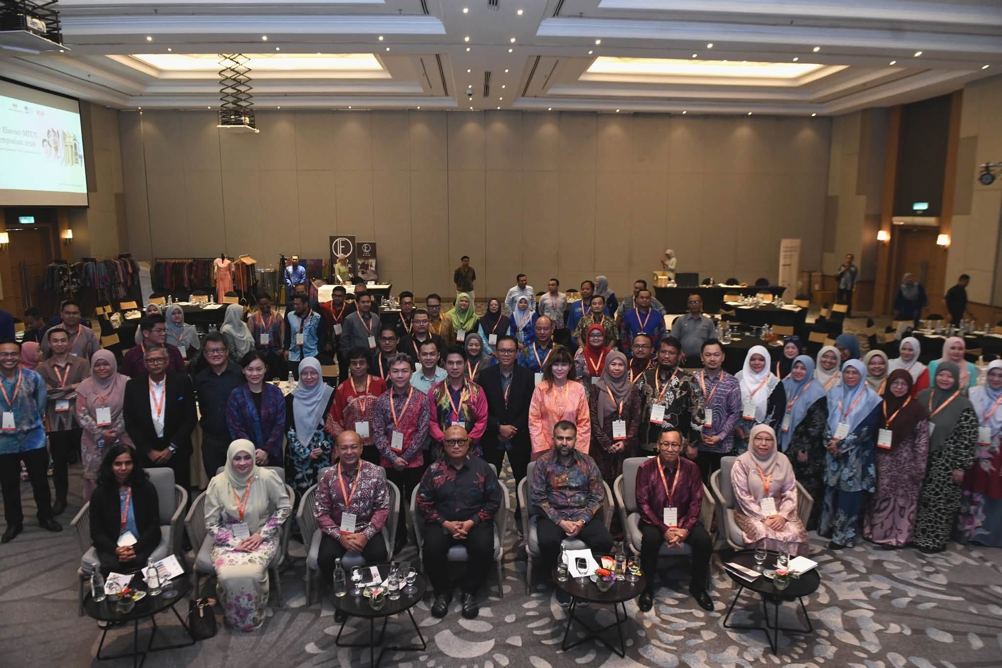 Foto berkumpulan peserta Simposium Elsevier–MTUN 2026